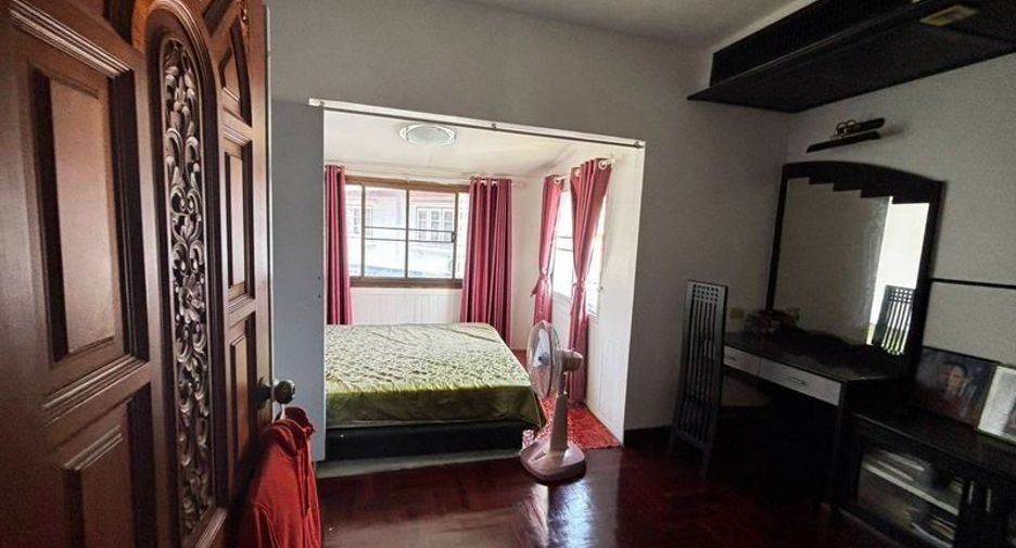 For rent and for sale 4 bedrooms house in Mueang Chon Buri, Chonburi