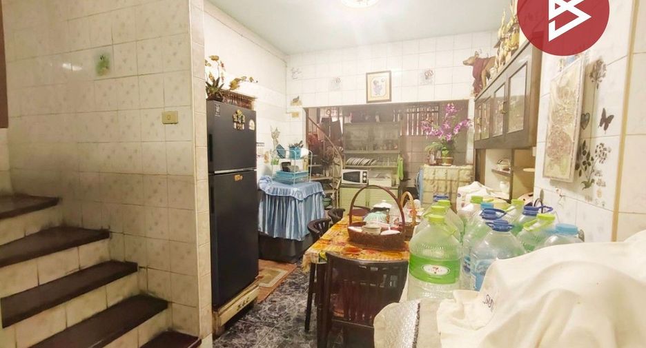 Reihenhaus zum Kauf mit 4 Zimmer in Khlong Toei, Bangkok