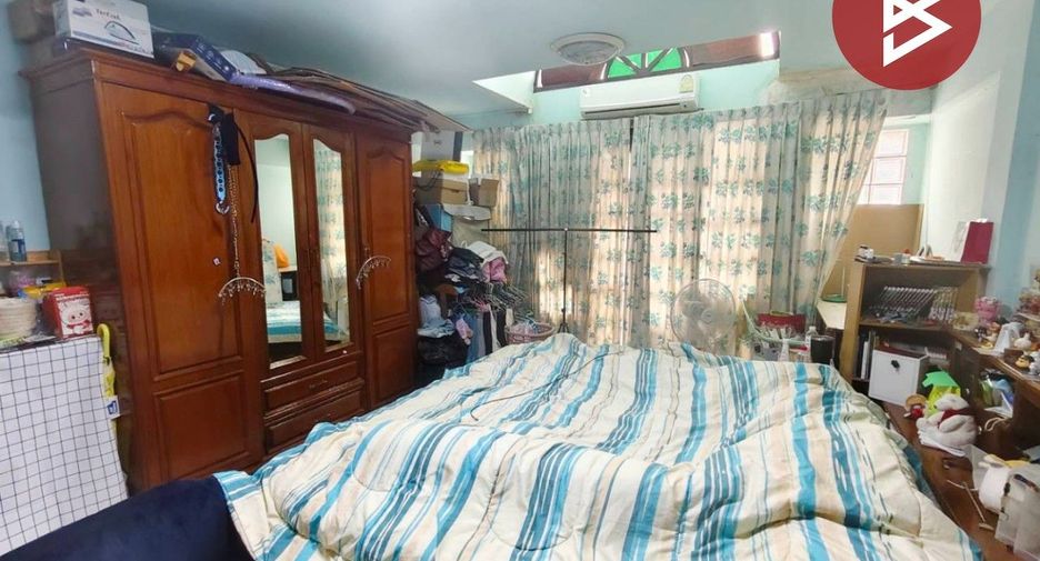 Reihenhaus zum Kauf mit 4 Zimmer in Khlong Toei, Bangkok