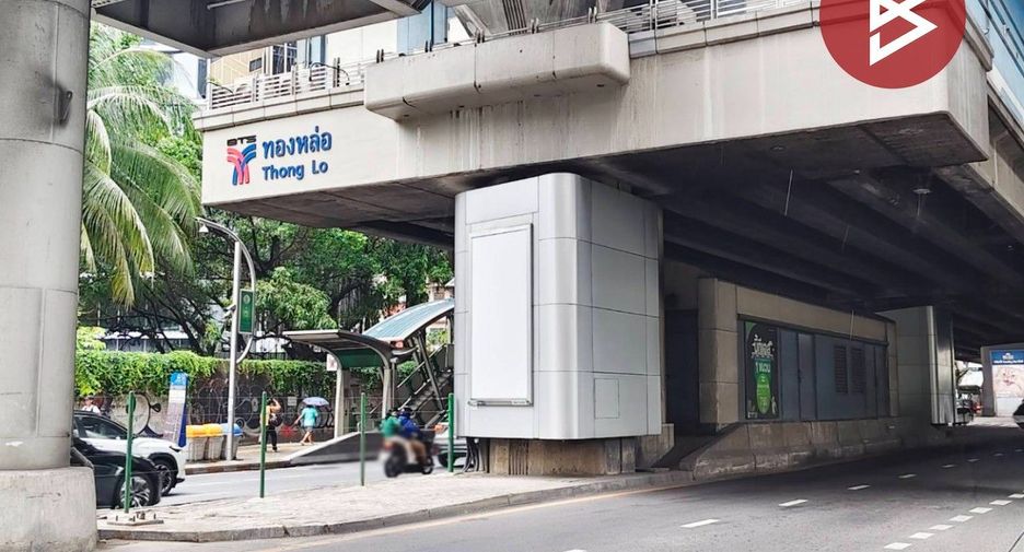 Reihenhaus zum Kauf mit 4 Zimmer in Khlong Toei, Bangkok