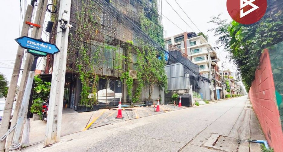 Reihenhaus zum Kauf mit 4 Zimmer in Khlong Toei, Bangkok