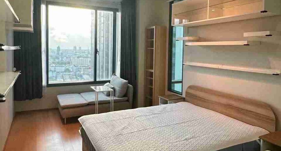 For rent 2 bedrooms condo in Pathum Wan, Bangkok