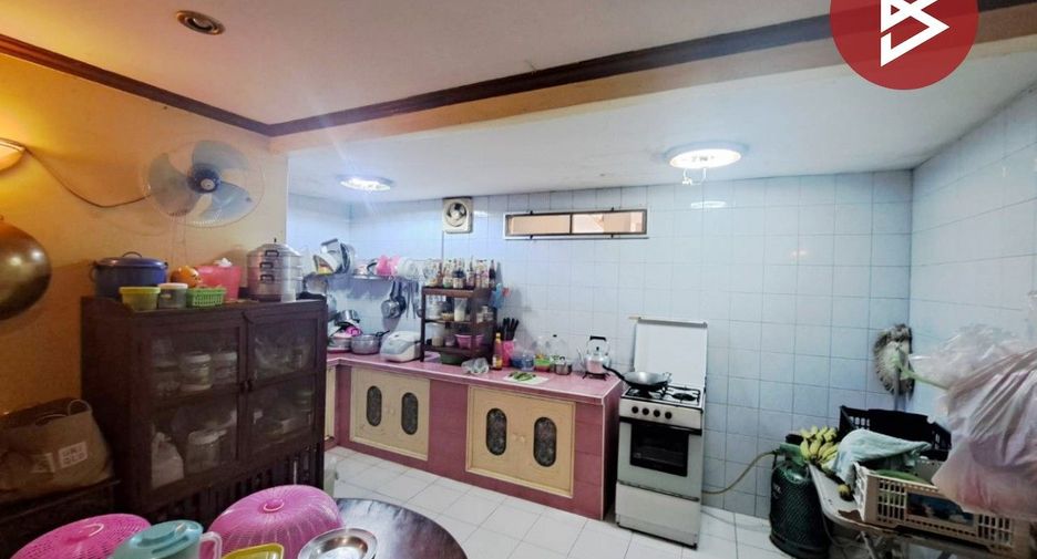 À vendre 4 chambres maison de ville à Mueang Nakhon Sawan, Nakhon Sawan