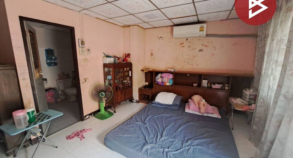 À vendre 4 chambres maison de ville à Mueang Nakhon Sawan, Nakhon Sawan