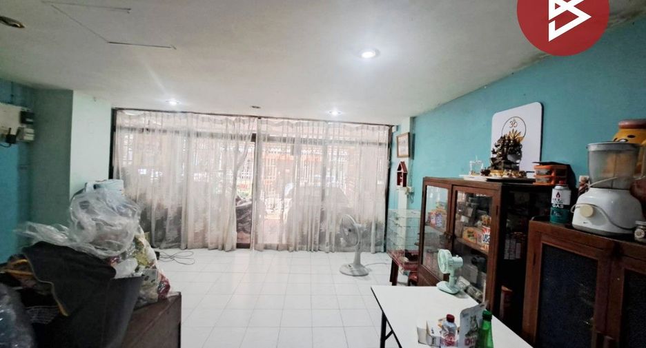 À vendre 4 chambres maison de ville à Mueang Nakhon Sawan, Nakhon Sawan