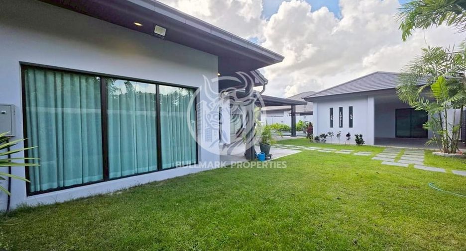 For rent 3 bedrooms house in Huay Yai, Pattaya