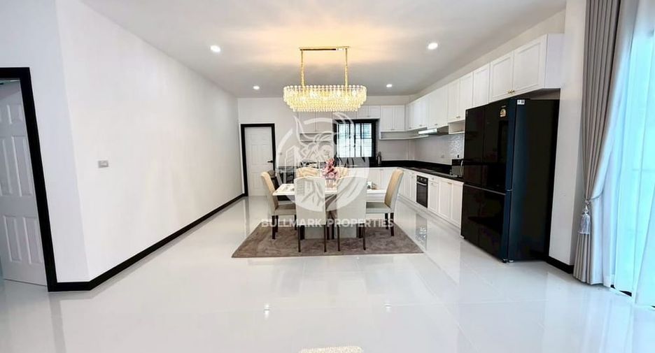 For rent 4 bedrooms house in Bang Lamung, Chonburi