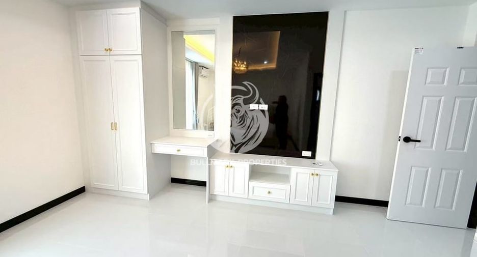For rent 4 bedrooms house in Bang Lamung, Chonburi