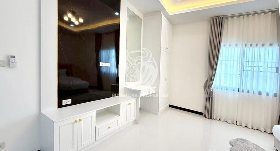 For rent 4 bedrooms house in Bang Lamung, Chonburi