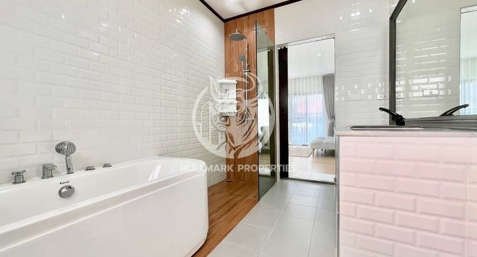 For rent and for sale 3 bedrooms villa in Na Jomtien, Pattaya