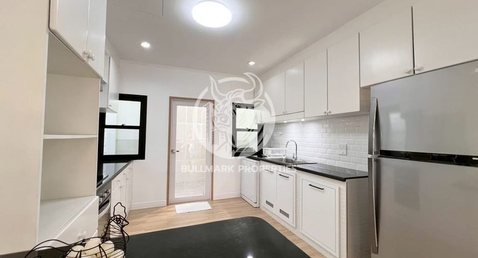 For rent and for sale 3 bedrooms villa in Na Jomtien, Pattaya