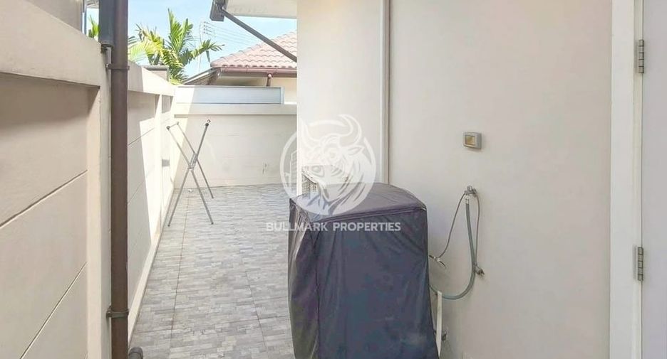 For rent 3 bedrooms villa in Huay Yai, Pattaya