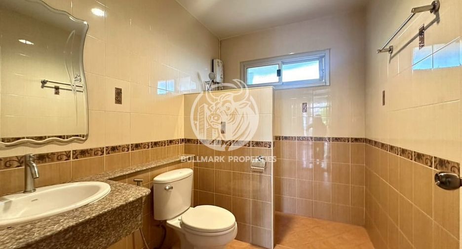 For rent and for sale 3 bedrooms house in Bang Lamung, Chonburi