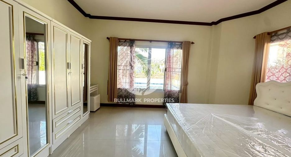 For rent and for sale 3 bedrooms house in Bang Lamung, Chonburi