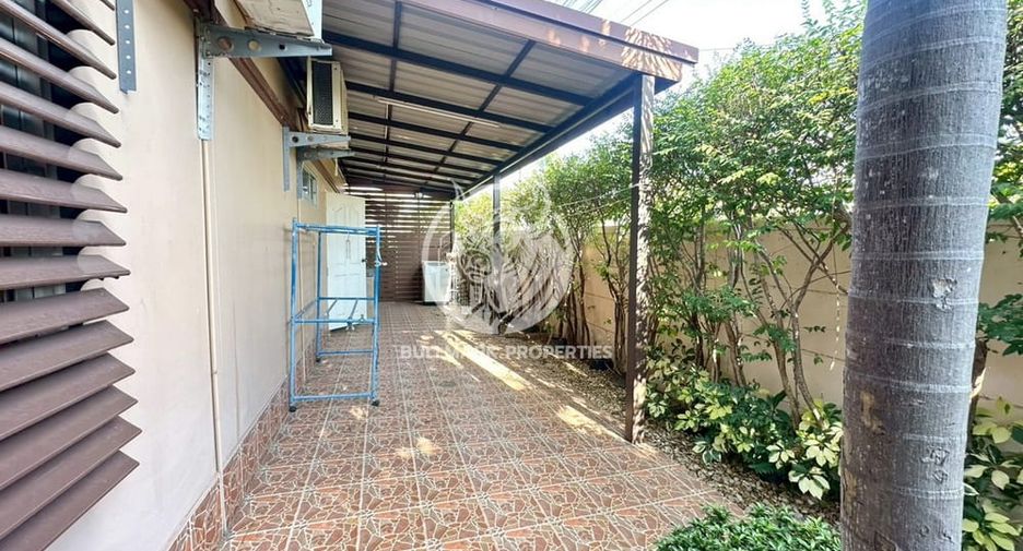 For rent and for sale 3 bedrooms house in Bang Lamung, Chonburi