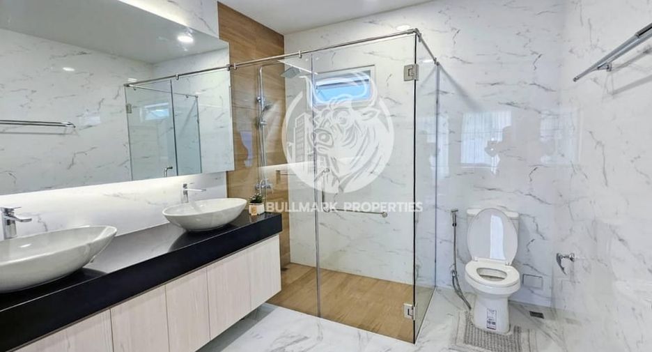 For rent and for sale 3 bedrooms house in Huay Yai, Pattaya