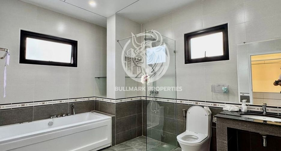 For rent 4 bedrooms house in Bang Lamung, Chonburi