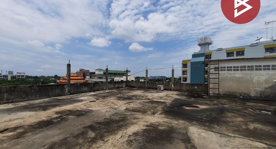 For sale 5 ベッドルーム retail Space in Phasi Charoen, Bangkok