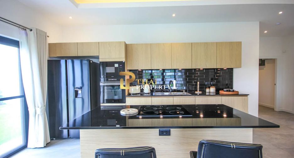 For sale 3 ベッドルーム villa in Hua Hin, Prachuap Khiri Khan