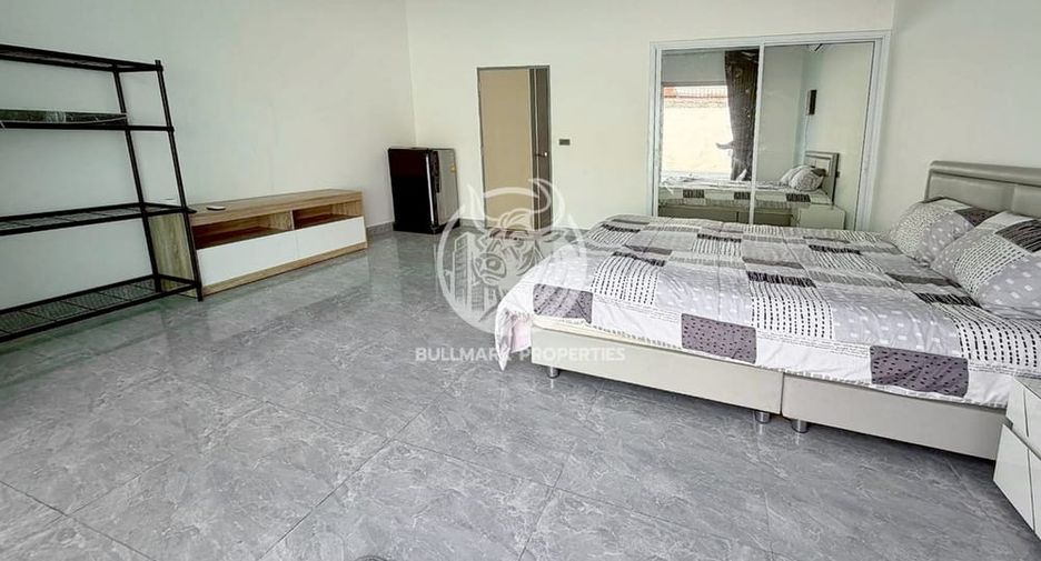 For rent and for sale 6 bedrooms villa in Bang Lamung, Chonburi