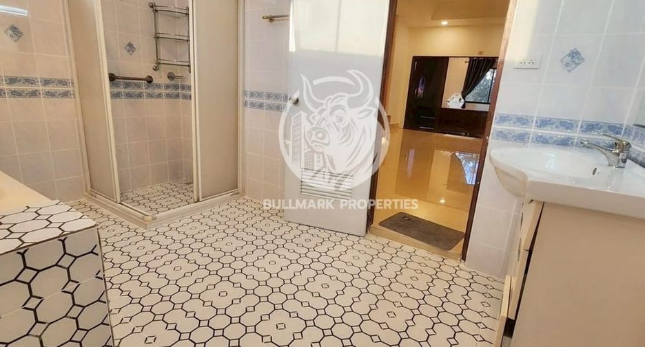 For rent 5 bedrooms house in Jomtien, Pattaya