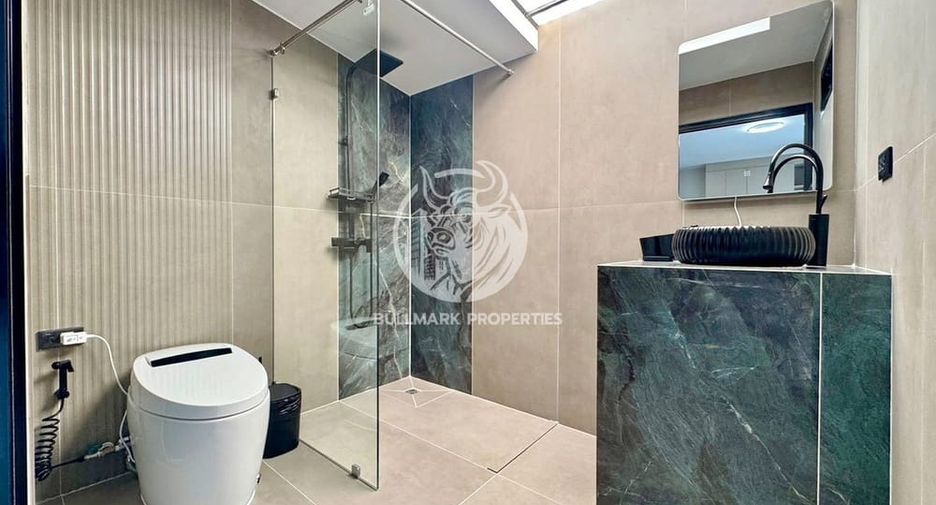 For sale 5 bedrooms villa in Bang Lamung, Chonburi