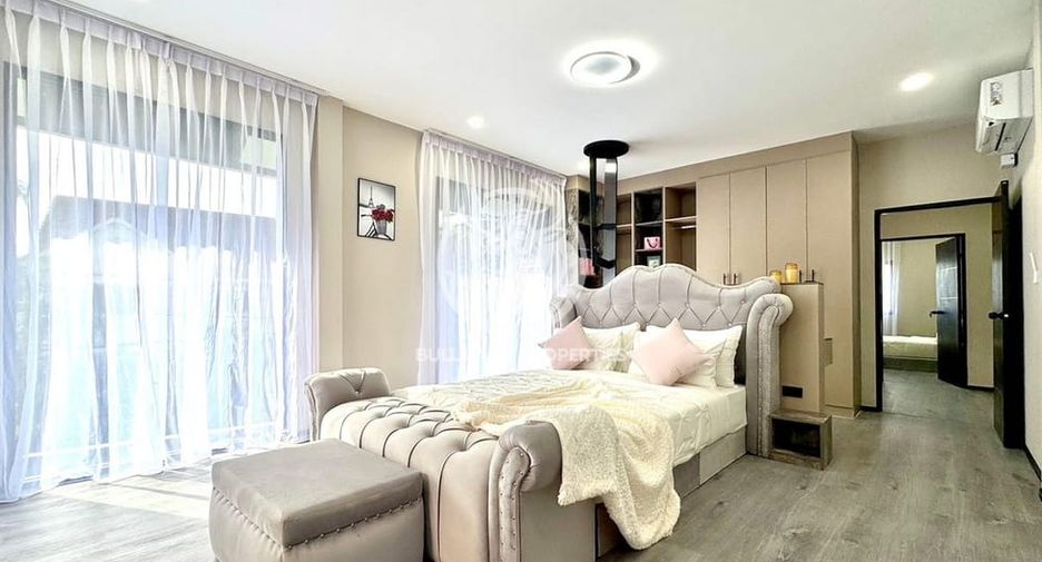 For sale 5 bedrooms villa in Bang Lamung, Chonburi