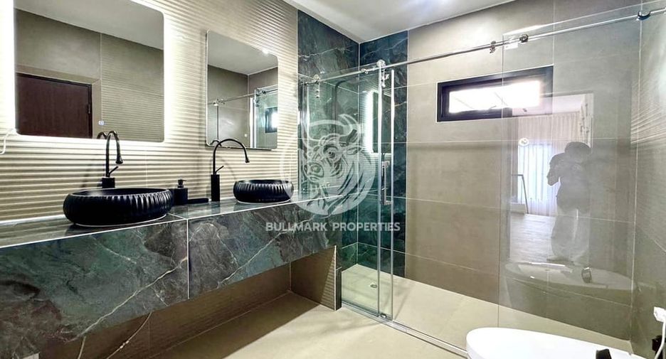 For sale 5 bedrooms villa in Bang Lamung, Chonburi