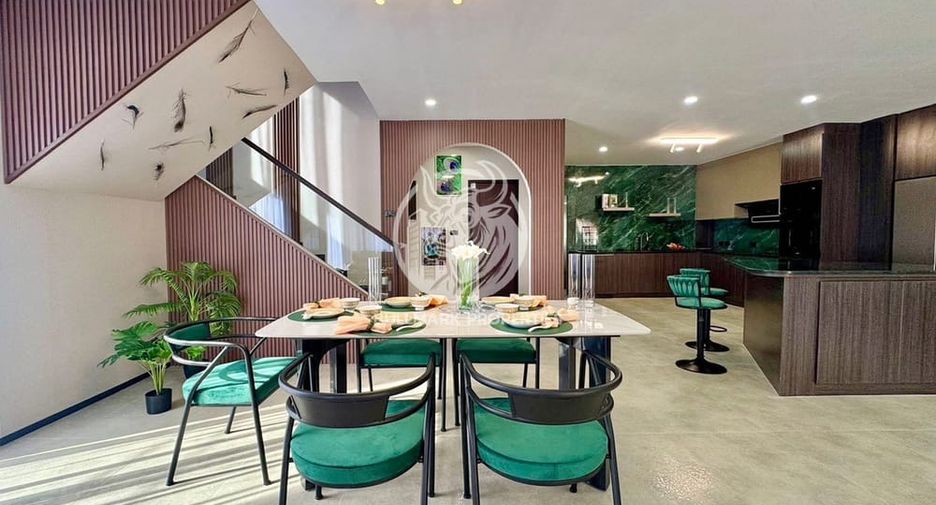 For sale 5 bedrooms villa in Bang Lamung, Chonburi