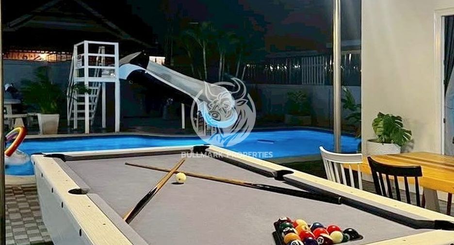 For rent 4 bedrooms villa in Bang Lamung, Chonburi