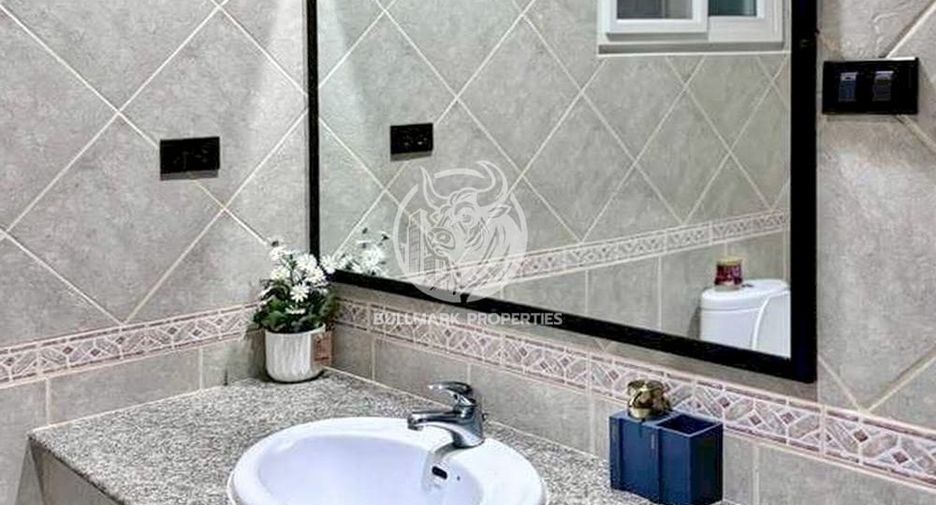 For rent 4 bedrooms villa in Bang Lamung, Chonburi