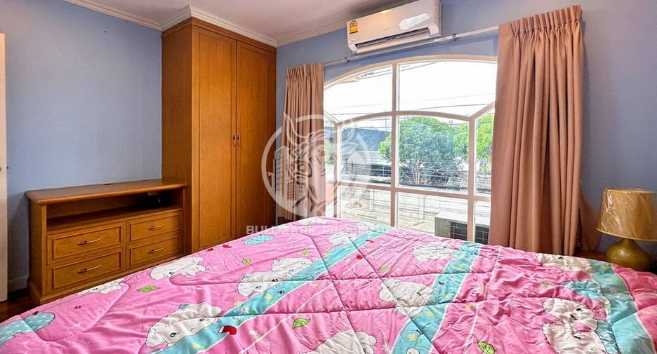 À louer 4 chambres maison à Bang Lamung, Chonburi