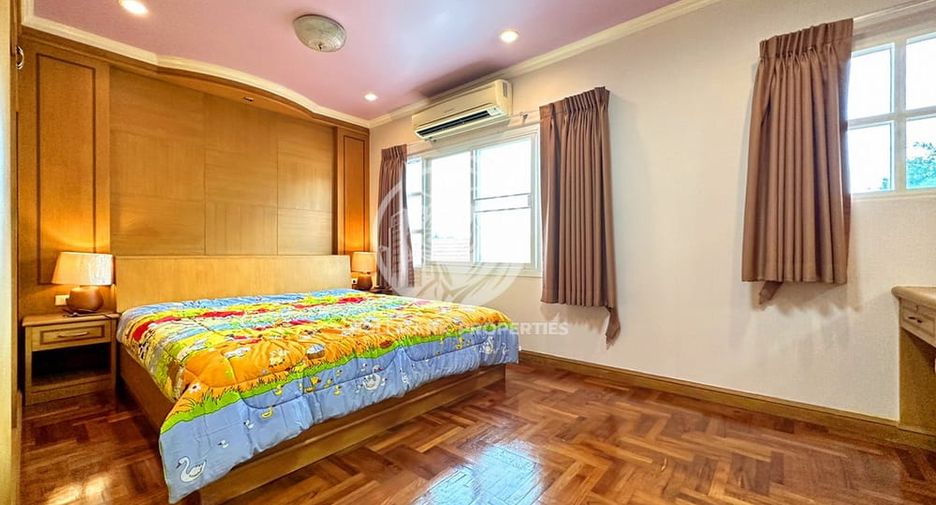 À louer 4 chambres maison à Bang Lamung, Chonburi