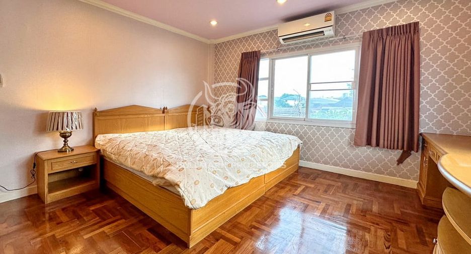 À louer 4 chambres maison à Bang Lamung, Chonburi