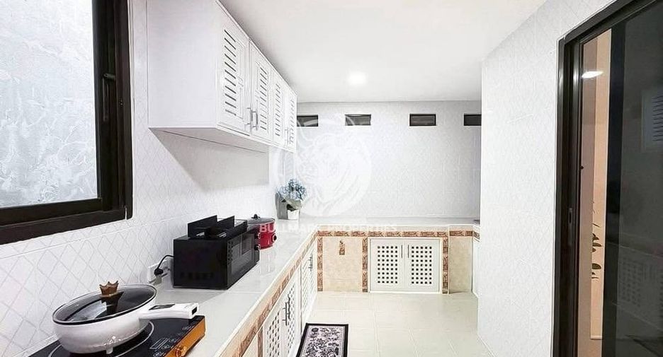 For rent 5 bedrooms house in Bang Lamung, Chonburi