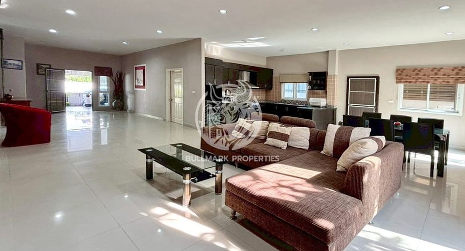 For rent 3 bedrooms house in Bang Lamung, Chonburi