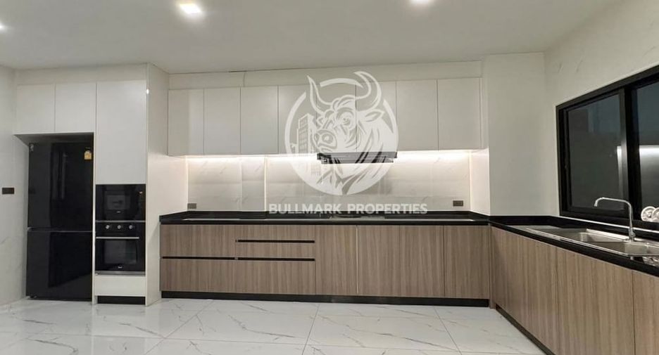For rent 5 bedrooms house in Bang Lamung, Chonburi