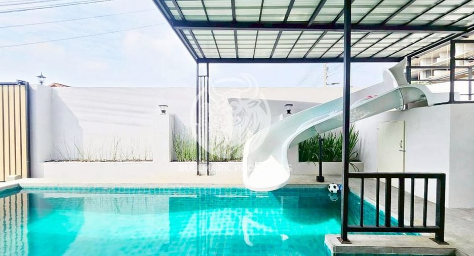 For rent 4 bedrooms villa in Jomtien, Pattaya