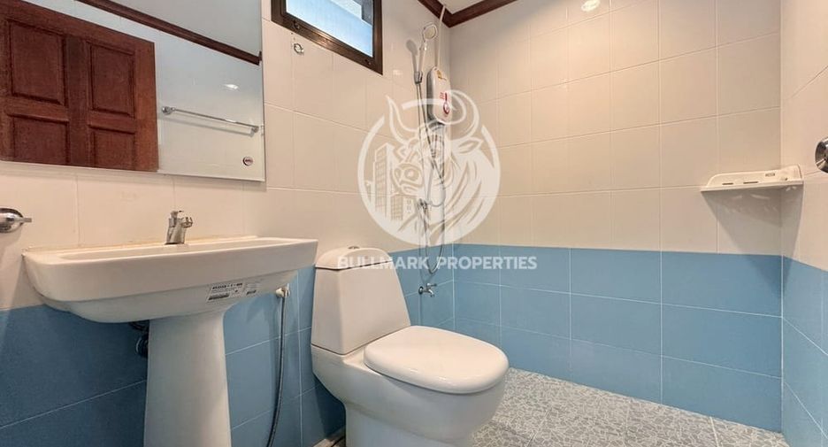 For rent 4 bedrooms house in Huay Yai, Pattaya