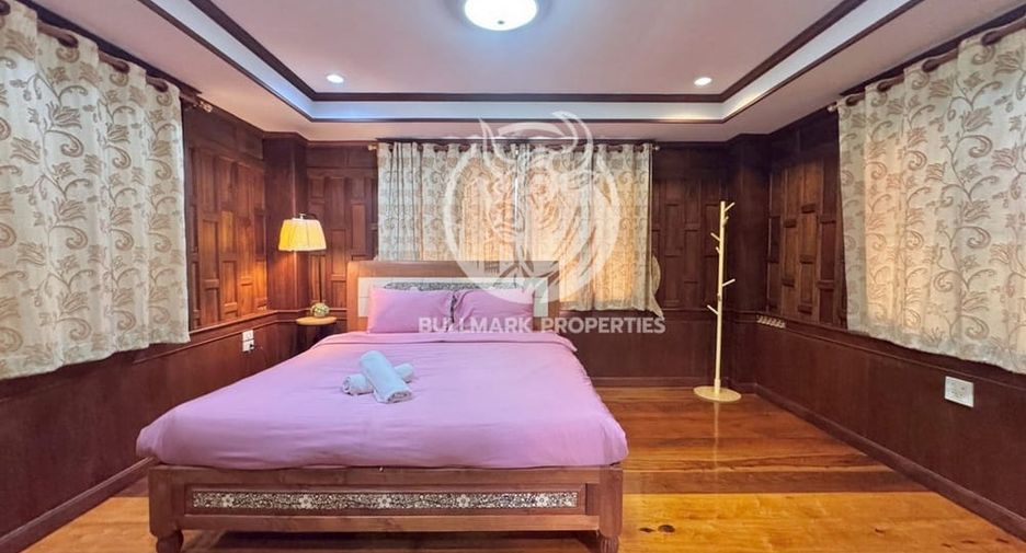 For rent 4 bedrooms house in Huay Yai, Pattaya