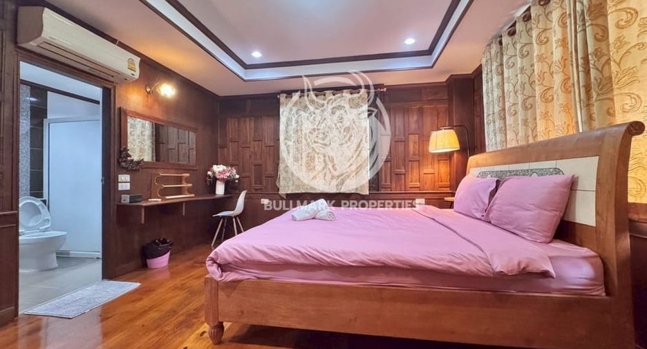 For rent 4 bedrooms house in Huay Yai, Pattaya