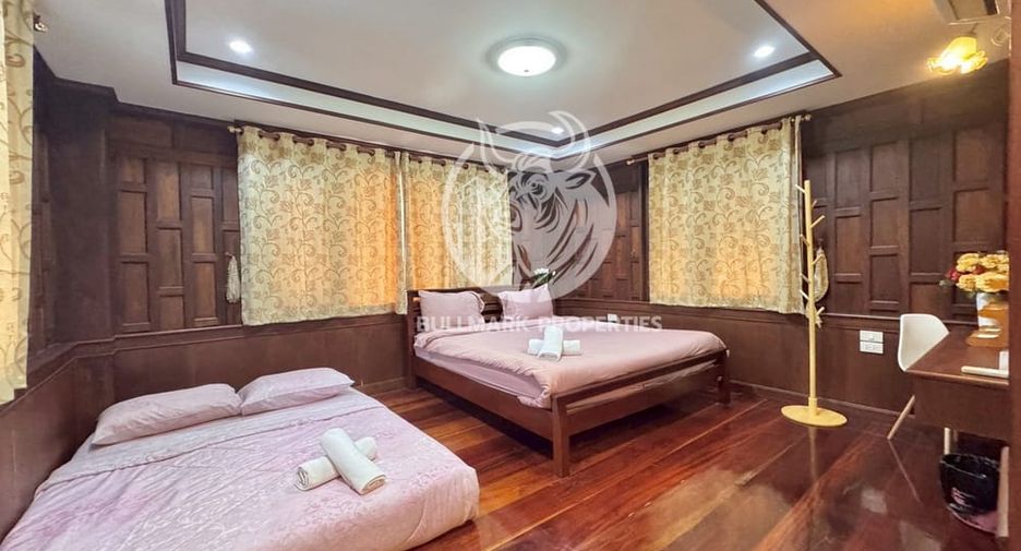 For rent 4 bedrooms house in Huay Yai, Pattaya