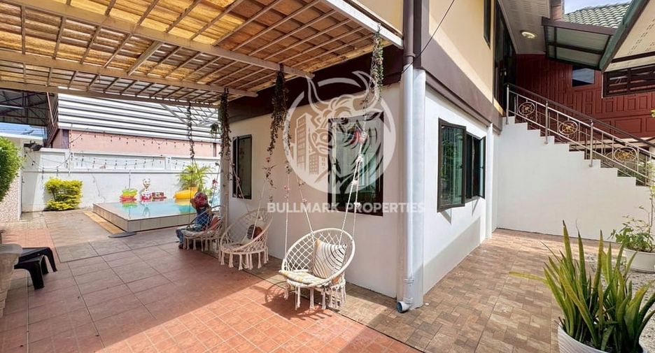 For rent 4 bedrooms house in Huay Yai, Pattaya