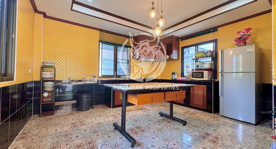 For rent 4 bedrooms house in Huay Yai, Pattaya
