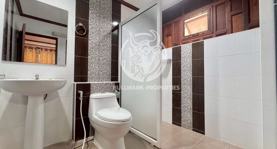 For rent 4 bedrooms house in Huay Yai, Pattaya