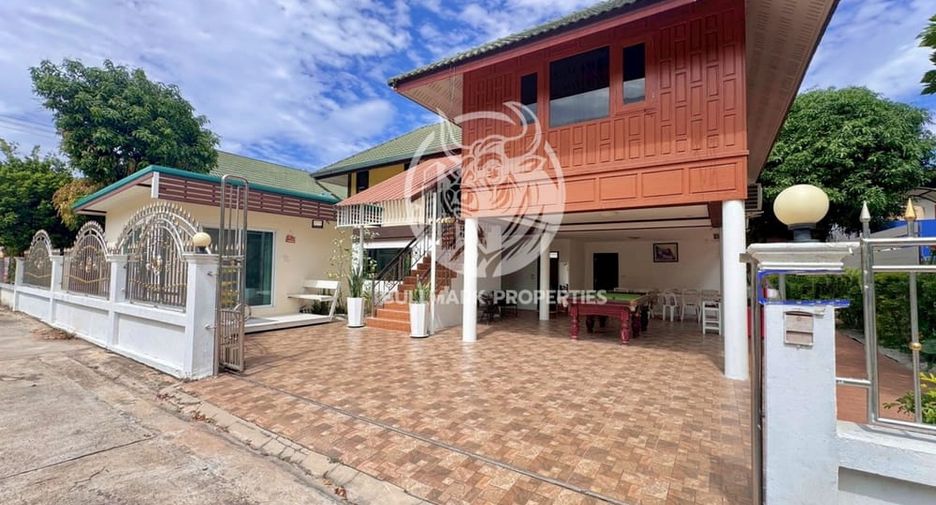 For rent 4 bedrooms house in Huay Yai, Pattaya