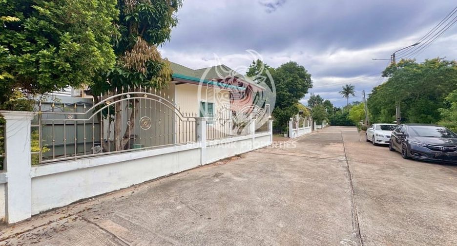 For rent 4 bedrooms house in Huay Yai, Pattaya