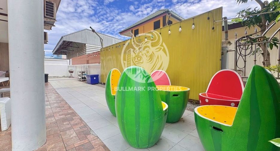 For rent and for sale 4 bedrooms house in Huay Yai, Pattaya