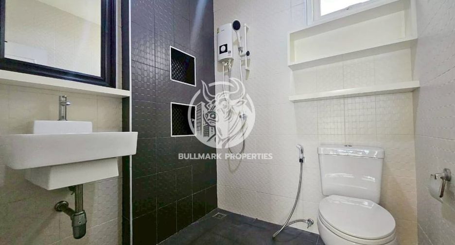 For rent 4 bedrooms house in Bang Lamung, Chonburi