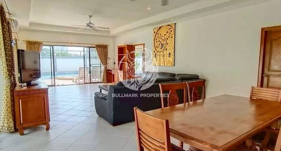 For rent 4 bedrooms villa in Jomtien, Pattaya